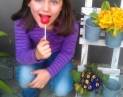 Die kleine Annika aus Bayern bekam gleich 30 Valentinstags Cake Pops für ihre Feier mit ihren Schulkameraden.